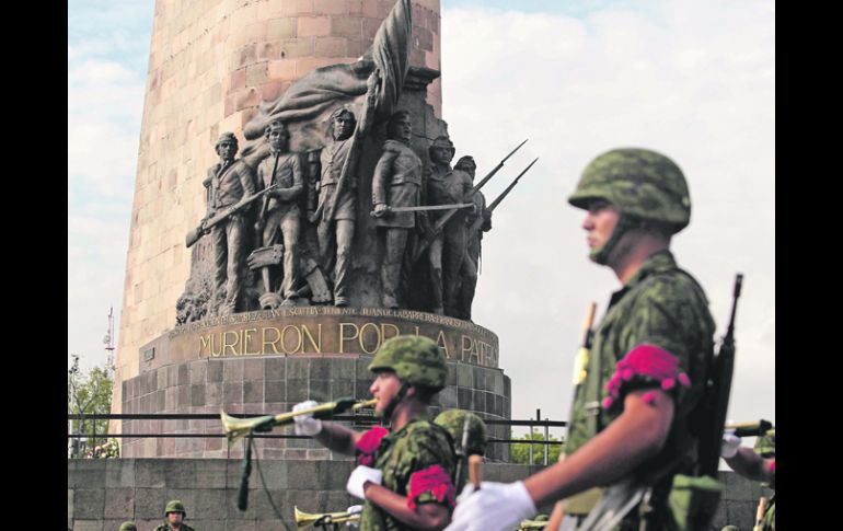 Con la ceremonia cívico-militar en conmemoración de la gesta de los Niños Héroes,arrancó ayer el calendario de festividades patrias.  /