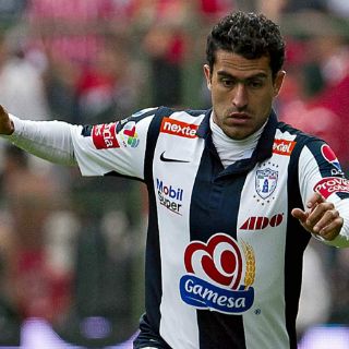 Nery Castillo pide cambiar de esquema