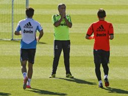 El cuadro de Mourinho (c) visitará a los pupilos del ex madridista José Miguel González 'Míchel'. ARCHIVO  /