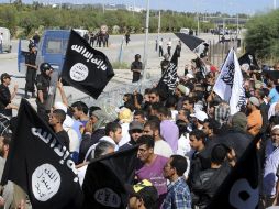 Manifestación convocada frente a la embajada de los EU, en Túnez. EFE  /