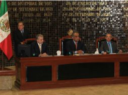 En la sesión solemne, estuvo presente el gobernador Emilio González.  /