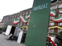 En el Distrito Federal, autoridades capitalinas preparan El Zócalo para las fiestas patrias. NOTIMEX  /