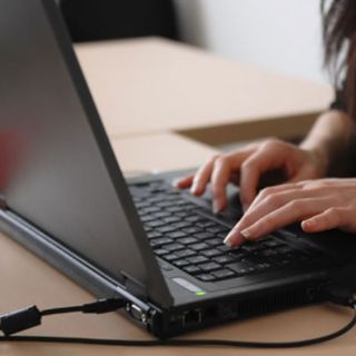 El primer manual de uso del español en internet se presentará en la RAE