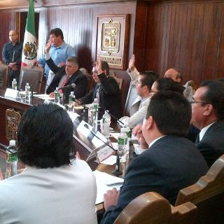 Regidores ''revientan'' informe de alcalde tonalteca