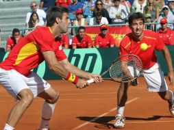 Los jugadores españoles Marcel Granollers (i) y Marc López. EFE  /