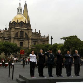 Arremete gobernador en contra de IEPC
