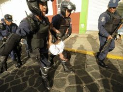 Autoridades señalan que el desalojo del colectivo se debió a los preparativos para los festejos de esta noche. ARCHIVO  /