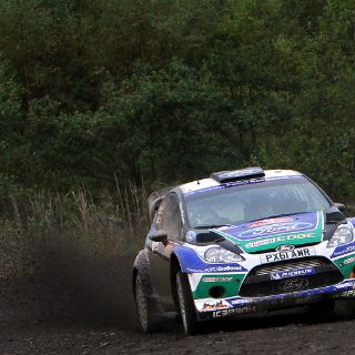 Jari-Matti Latvala gana el rally de Gales