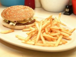 Las hamburguesas ''colorinesas'' ayudarán a personas con problemas de insomnio, además son sanas por su bajo colesterol y mucha fibra.  /