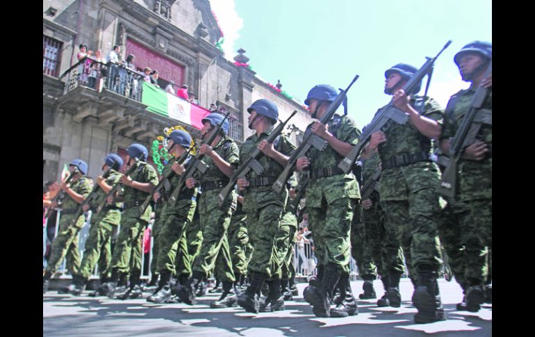Zapopan. Contingentes militares lucieron sus galas y armamento en la conmemoración de la Independencia.  /