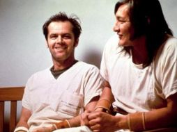 En 1935 nace el escritor Ken Kesey, su obra fue llevada al cine bajo el título en español ''Atrapados sin salida''. ESPECIAL  /