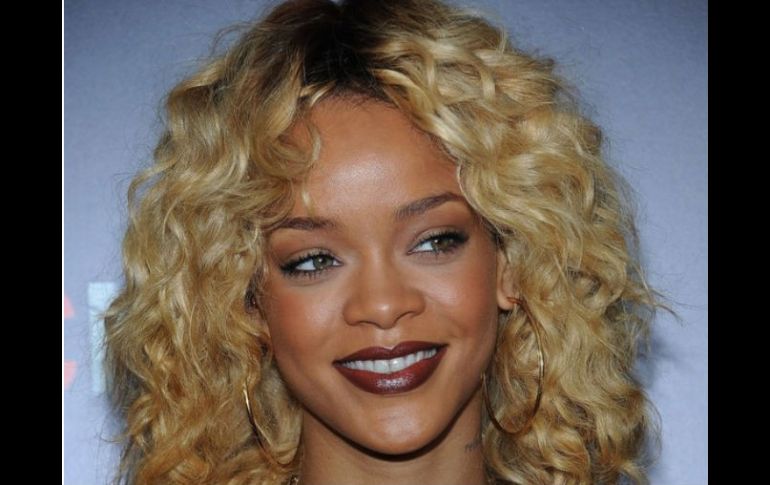 Rihanna está nominada a ''mejor look'', ''mejor disco de pop'' y ''mejor artista femenina''. ARCHIVO  /