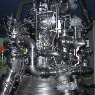 Arianespace retrasa el lanzamiento de dos satélites