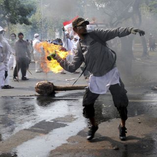 Hizbolá insta a nuevas protestas contra película sobre Mahoma