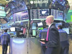 Inestable. Más de dos acciones bajaron por cada una que subió en la Bolsa de Valores de Nueva York. AP  /