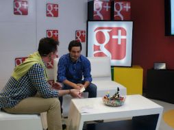 Entre las actividades más atractivas del G+ están los 'hangouts' (videocharlas) con famosos. En la foto Poncho Herrera, actor. ESPECIAL  /