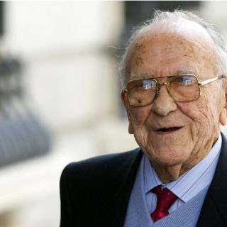 Santiago Carrillo fallece a los 97 años