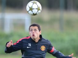 Javier Hernández dice estar en buena condición física tras haber hecho la pretemporada completa con los 'Red Devils'. AFP  /