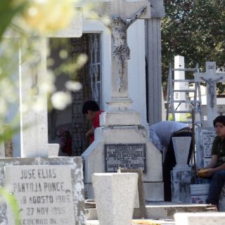 Teatro en el panteón de Mezquitán