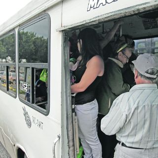 Criterios políticos desplazan a los técnicos: Mario Silva