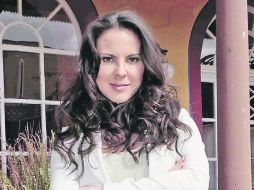 Aunque no lo descarta, por el momento, Kate del Castillo sólo desea mantener una relación de amistad con Saúl Álvarez. EL UNIVERSAL  /
