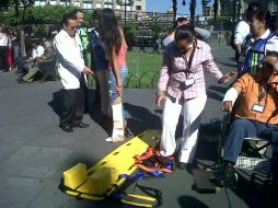 Funcionarios del Ejecutivo estatal durante el ejercicio preventivo en Plaza de Armas.  /