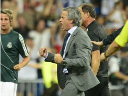 El director del Real Madrid celebrando de manera efusiva el trabajo de sus jugadores. AFP  /