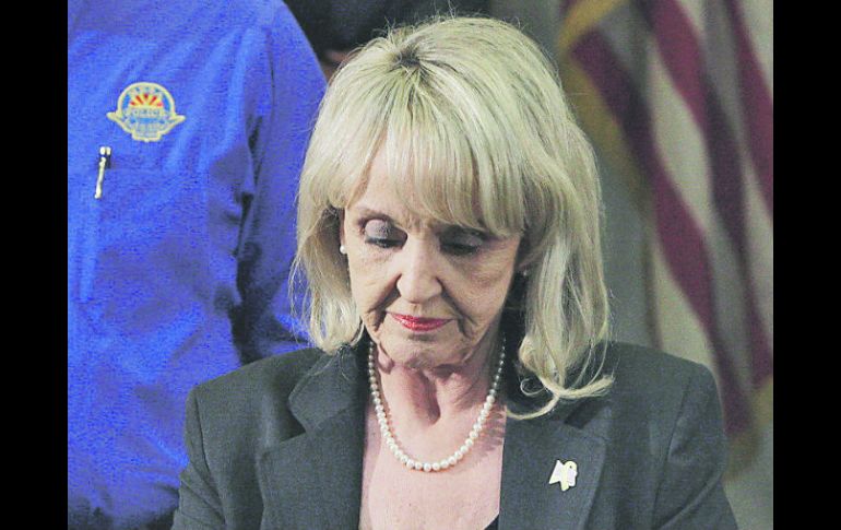 Para la gobernadora de Arizona, Jan Brewer, el que los Policías puedan indagar sobre el estatus migratorio es necesario. REUTERS  /