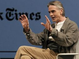 El actor Jeremy Irons ha repasado hoy su carrera y sus proyectos actuales con Matt Wolf. EFE  /