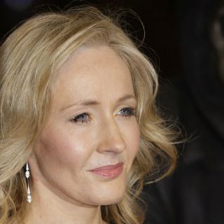 J.K. Rowling, ''orgullosa'' de su primera novela para adultos