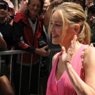 Hospitalizan a Sharon Stone tras sufrir desmayo