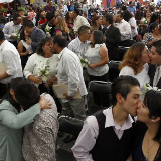 Se unen vía civil 957 parejas tapatías