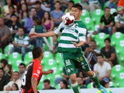 Ninguno de los equipos pudo burlar la resistencia de los porteros. NTX  /