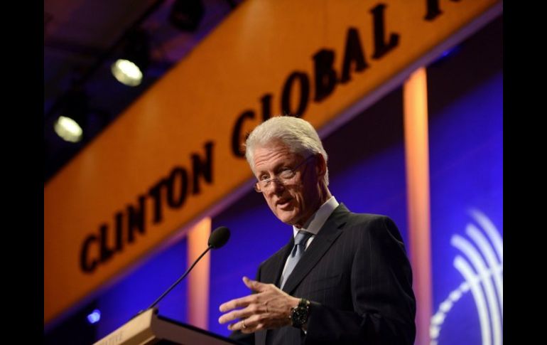 El ex presidente estadounidense Bill Clinton toma la palabra durante la reunión anual de la Iniciativa Global Clinton. EFE  /