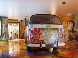 ''Hippies 3'' en la exposición ''Golden Sixties'' en la estación ferroviaria de Lieja, Bélgica. EFE  /