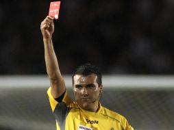 Ricardo Arellano tendrá la responsabilidad de cuarto oficial el 16 de octubre en la cancha del estadio Olímpico. MEXSPORT  /