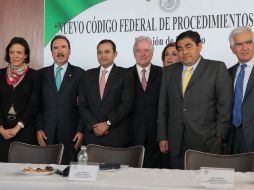 Coordinadores parlamentarios sostienen una reunión con distintos actores de la sociedad civil. EL UNIVERSAL  /