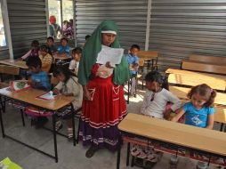 Hoy iniciaron las clases niños de la Nueva Jerusalén, en Michoacán. EL UNIVERSAL  /