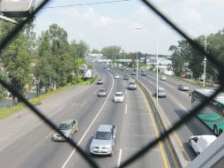 El tráfico entre el Mante y el Iteso. La zona requiere soluciones viales desde que se prohibieron los cruces en superficie.  /