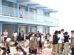 El programa de mochilas transparentes que hace un año las autoridades habían rechazado, hoy es una realidad. ARCHIVO  /