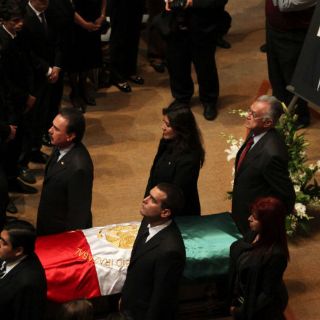 Arriban restos de Lujambio a Panteón Francés