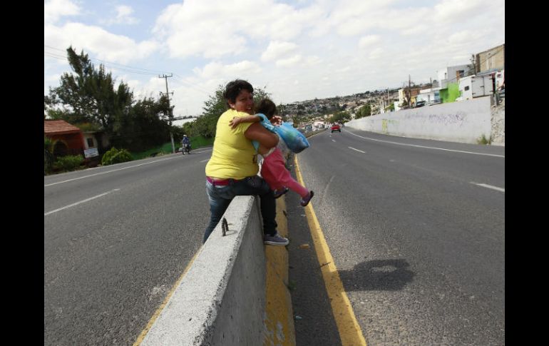 La Sedeur argumenta que falta de puentes en Carretera a Saltillo es porque corresponde a la Federación.  /