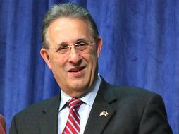 Wayne celebra el acuerdo de colaboración entre EU y México contra la trata. ARCHIVO  /