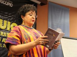 Talleres y ponencias sobre la lengua.  /