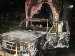 Bombero tonaltecas acudieron al lugar para sofocar el fuego. ESPECIAL  /