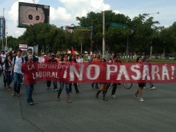Los inconformen avanzan por avenida Alcalde para terminar en Plaza Liberación.  /