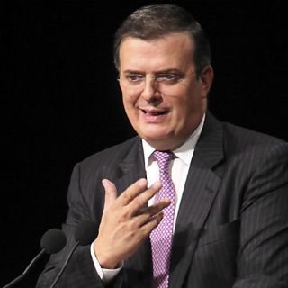 Ebrard anuncia reunión internacional de movimientos sociales en DF