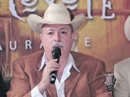 Detalles. Martín Castellanos, director del evento, explica el programa de actividades.  /