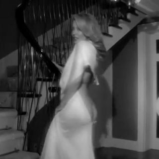 Kylie Minogue deja poco a la imaginación en video