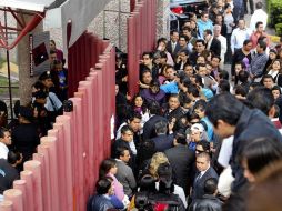 Sindicalistas, estudiantes y trabajadores se manifestaron este jueves afuera del Palacio Legislativo. EL UNIVERSAL  /